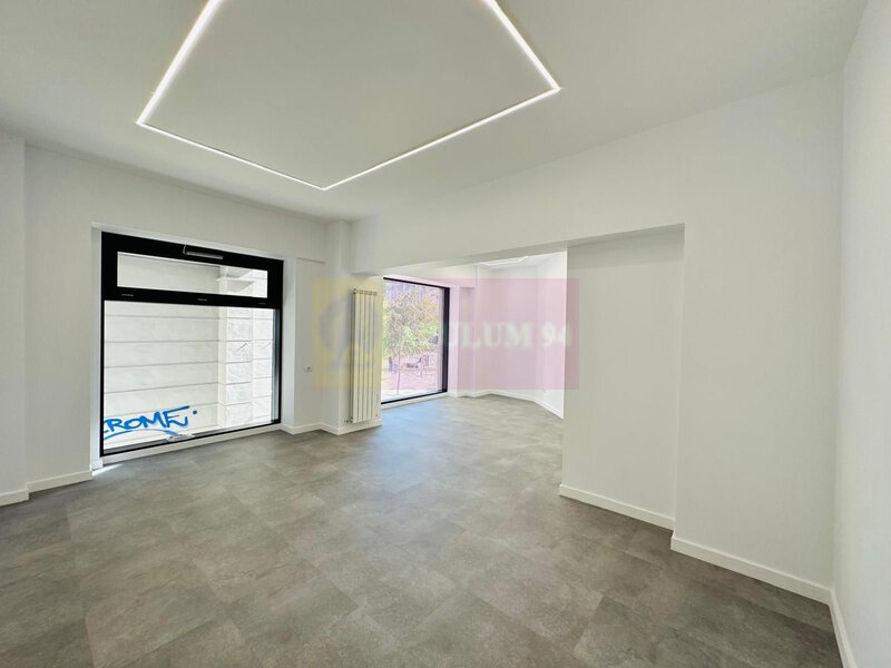 Vanzare spatiu comercial in zona Decebal